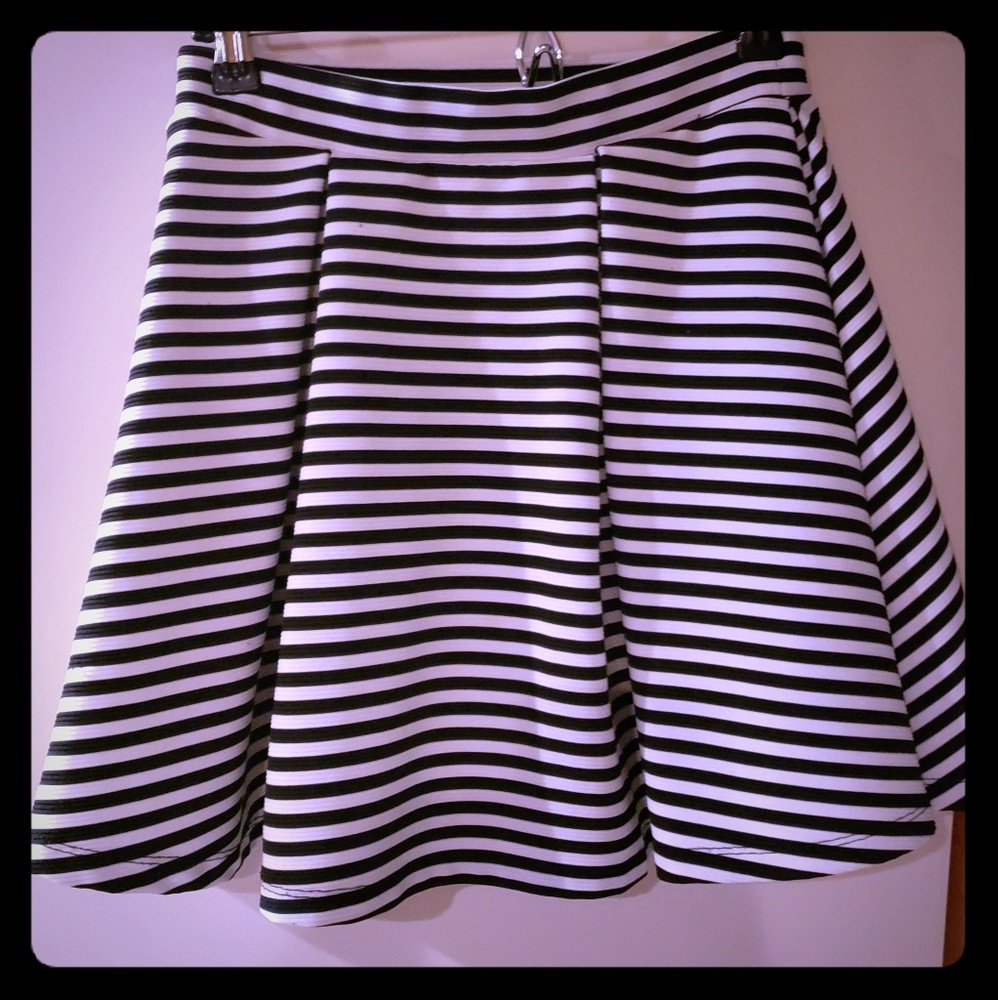 Black and white Skirt